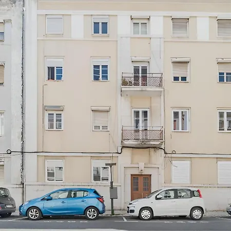 Charming 2br With Balcony Lejlighed *