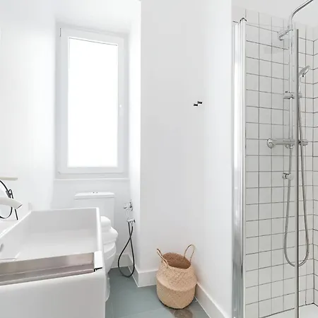 Charming 2br With Balcony * Lissabon