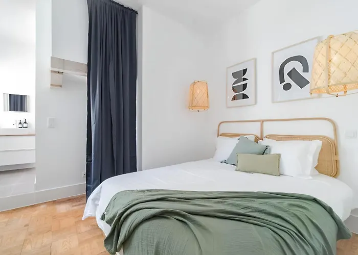 Appartement Charming 2br With Balcony