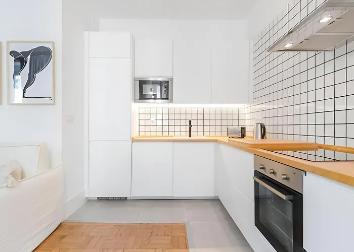 아파트 Charming 2br With Balcony *